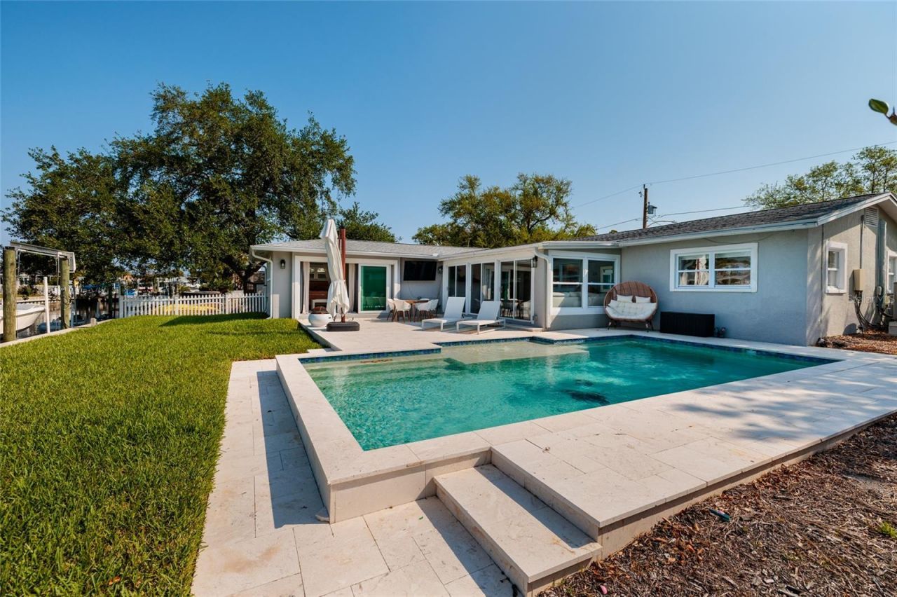 9294 Treasure Lane Ne, Saint Petersburg, FL 33702 Photo