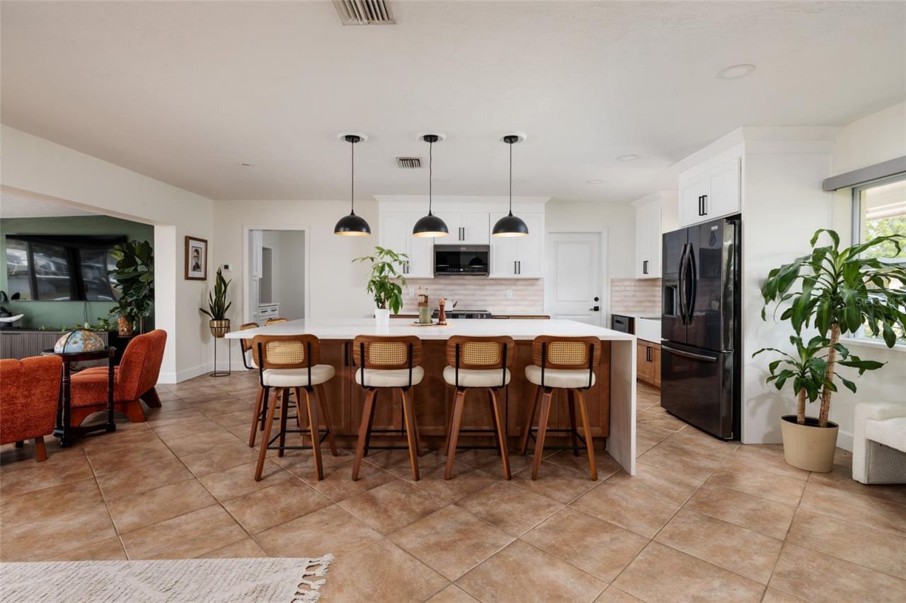 9294 Treasure Lane Ne, Saint Petersburg, FL 33702 Photo