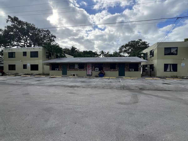 1113 SW 15th Terrace, Unit 9, Fort Lauderdale, FL 33312