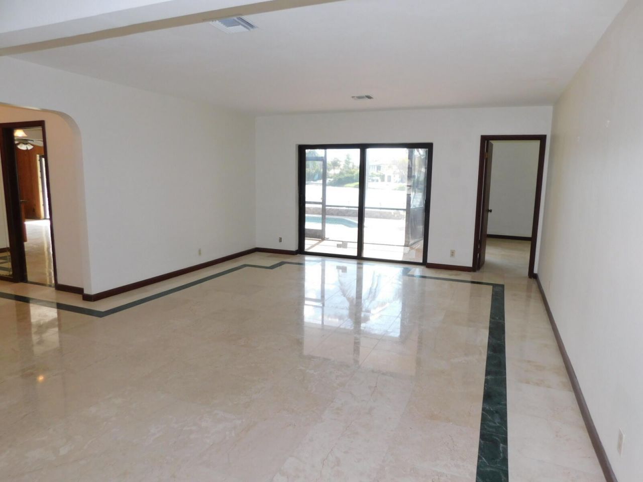 21411 Highland Lakes Boulevard, Miami, FL 33179 Photo