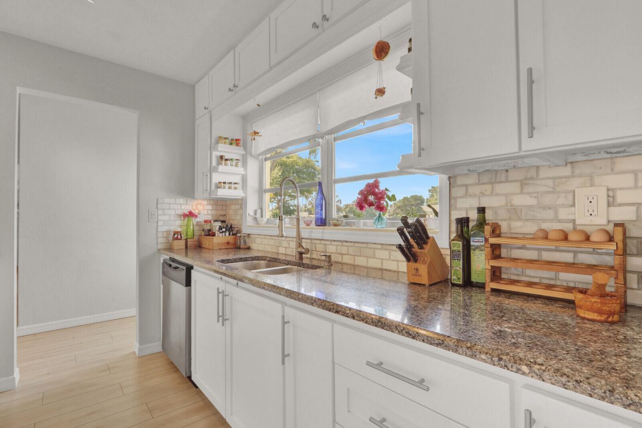 908 Eucalyptus Road, North Palm Beach, FL 33408 Photo