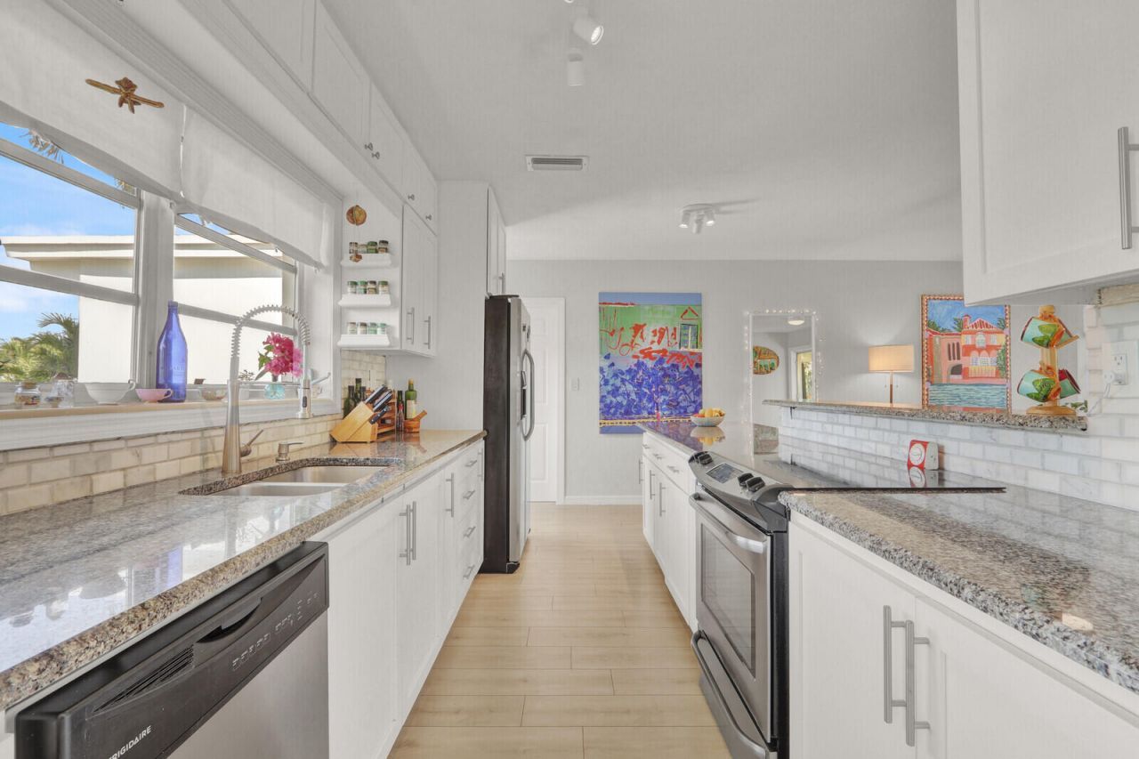 908 Eucalyptus Road, North Palm Beach, FL 33408 Photo