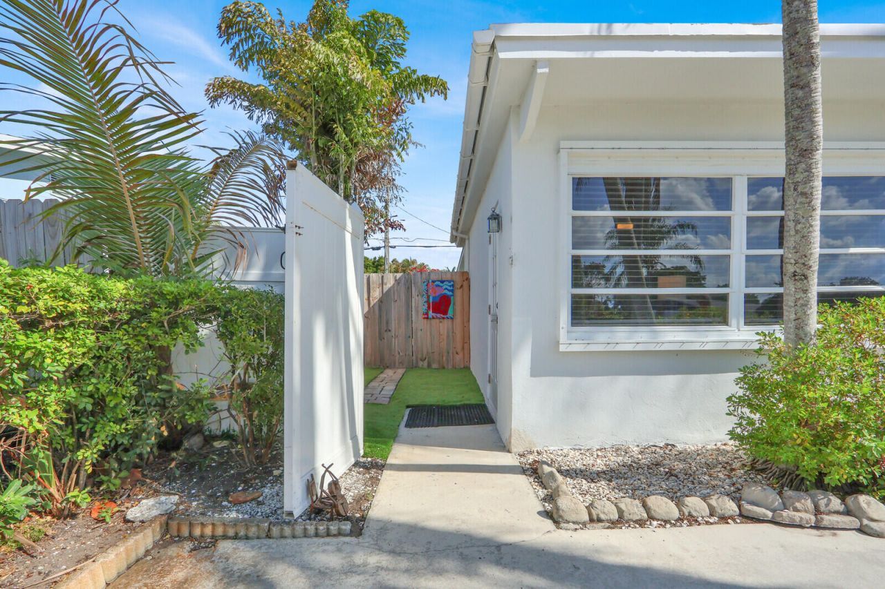 908 Eucalyptus Road, North Palm Beach, FL 33408 Photo