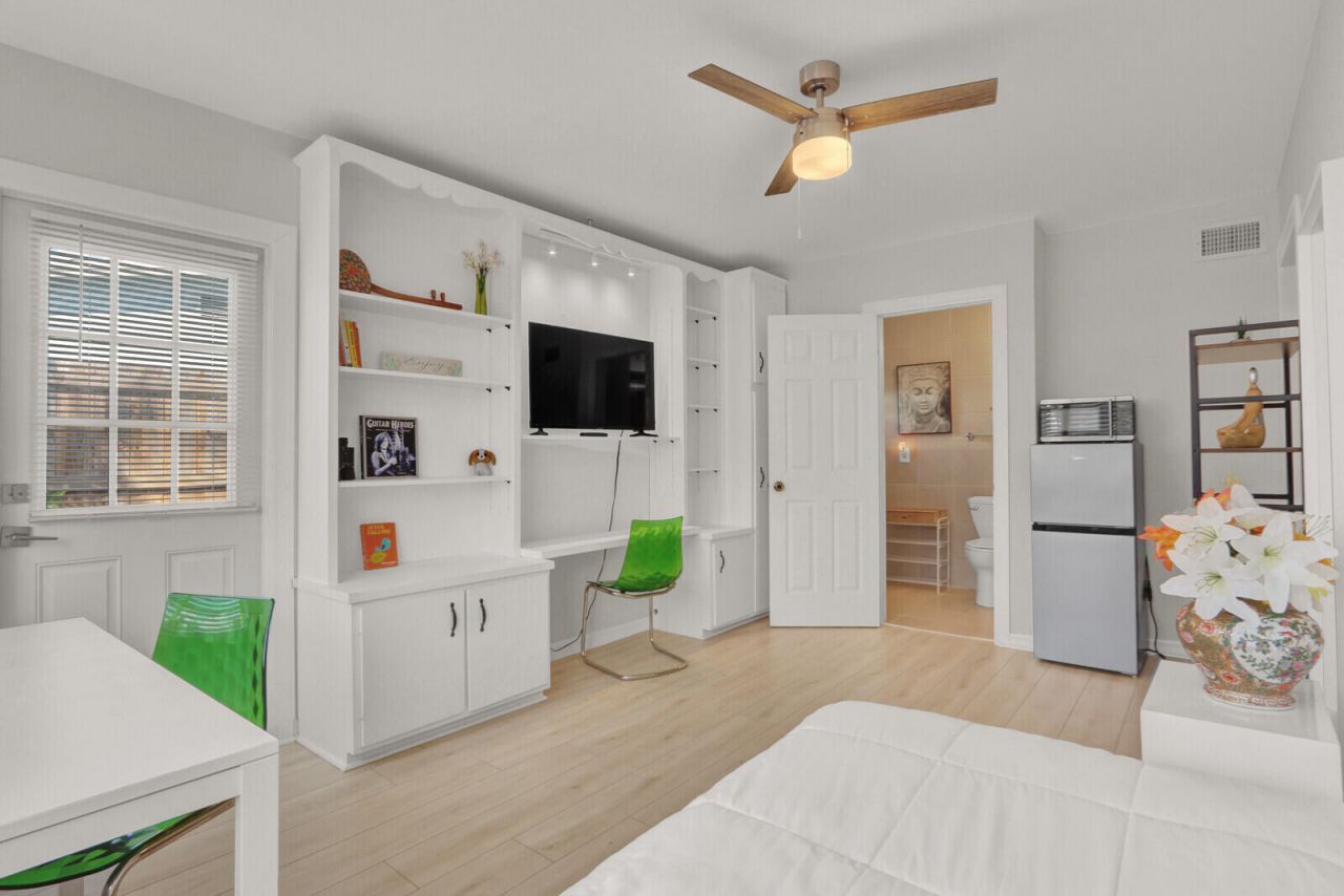 908 Eucalyptus Road, North Palm Beach, FL 33408 Photo