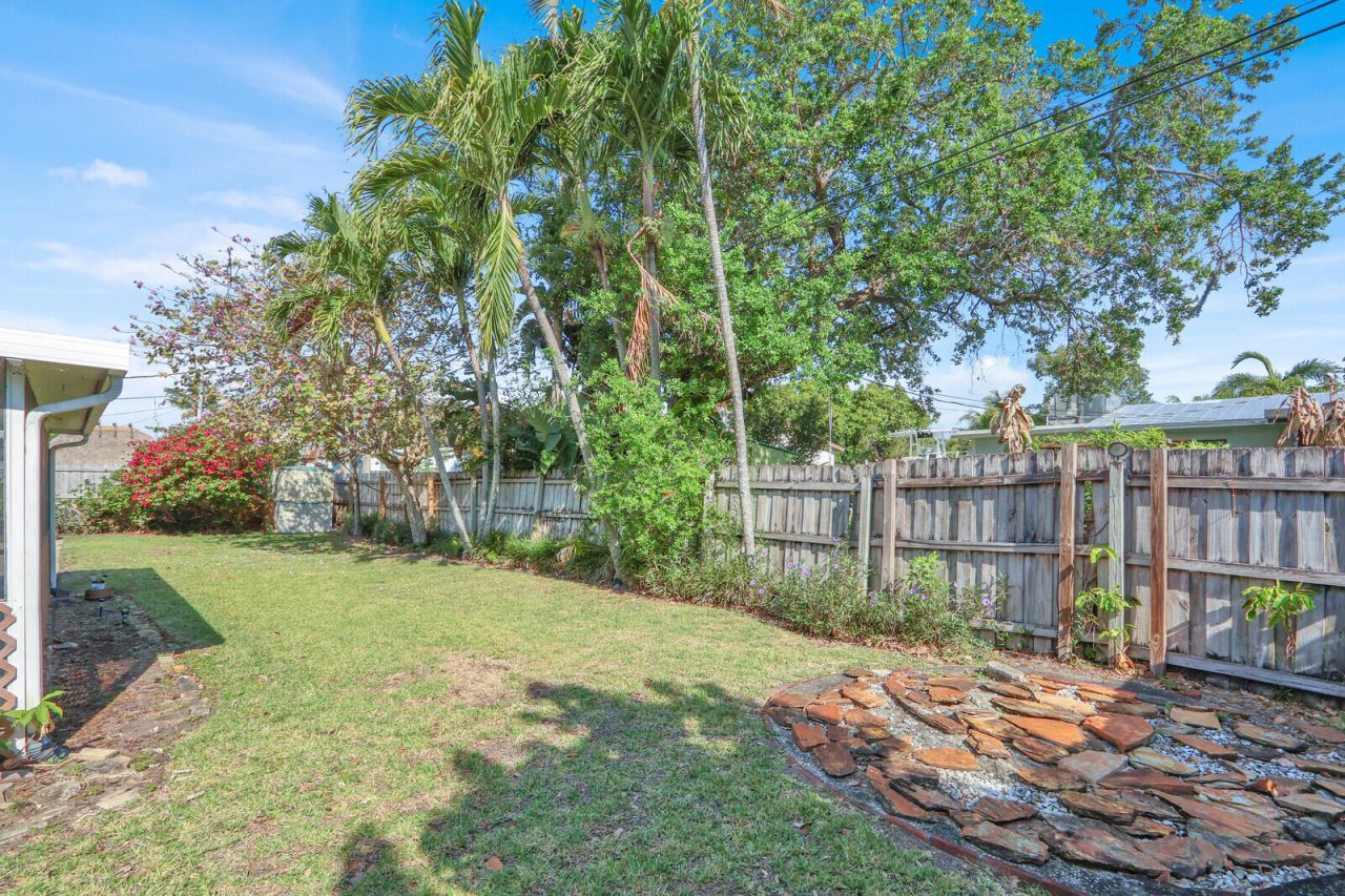 908 Eucalyptus Road, North Palm Beach, FL 33408 Photo