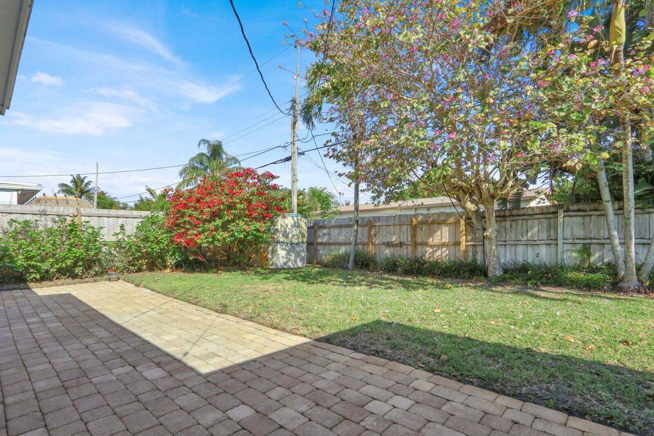 908 Eucalyptus Road, North Palm Beach, FL 33408 Photo