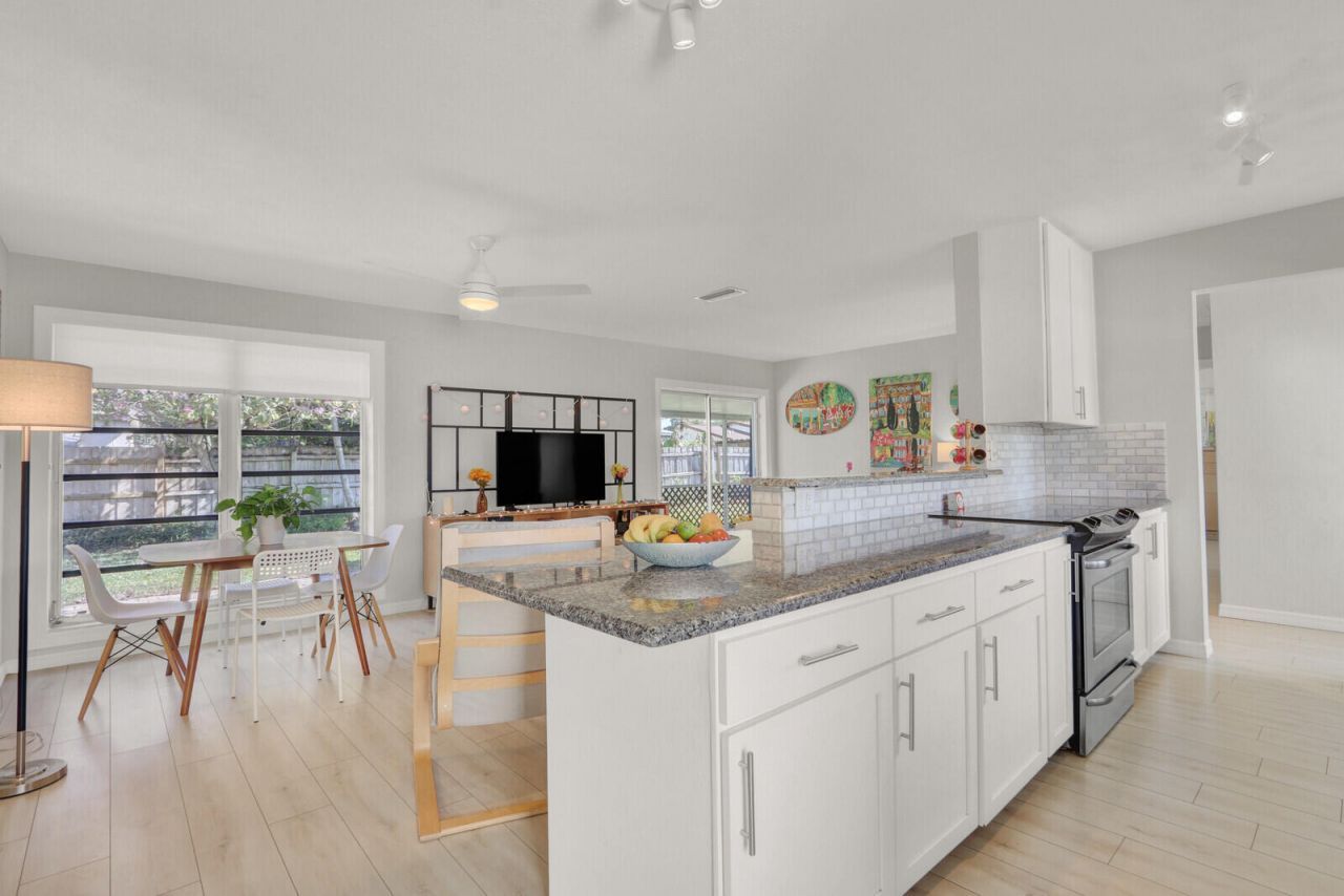 908 Eucalyptus Road, North Palm Beach, FL 33408 Photo