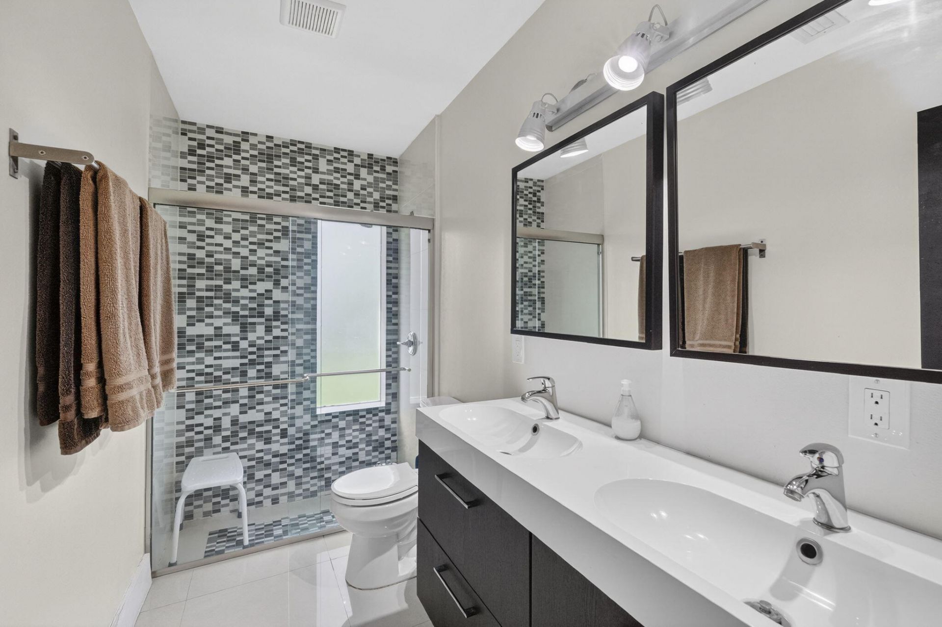 6800 NW 24th Terrace, Fort Lauderdale, FL 33309 Photo