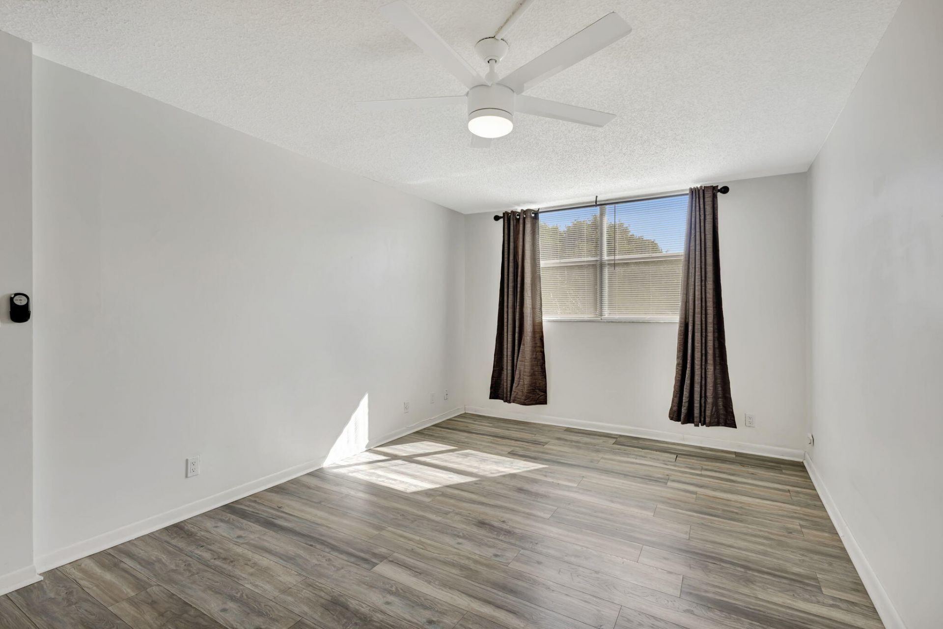 500 Executive Center Drive, Unit 3-j, West Palm Beach, FL 33401 Photo