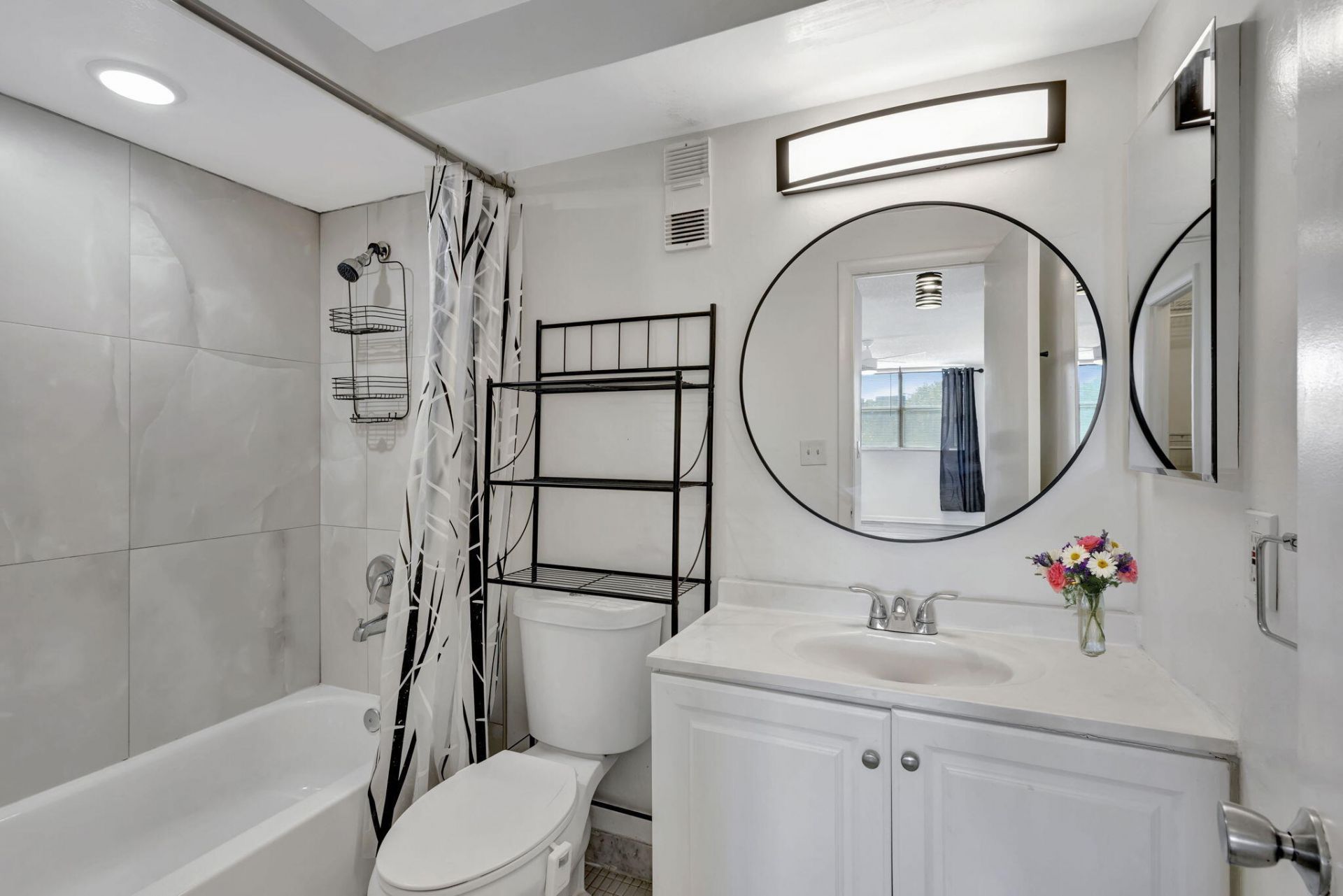 500 Executive Center Drive, Unit 3-j, West Palm Beach, FL 33401 Photo