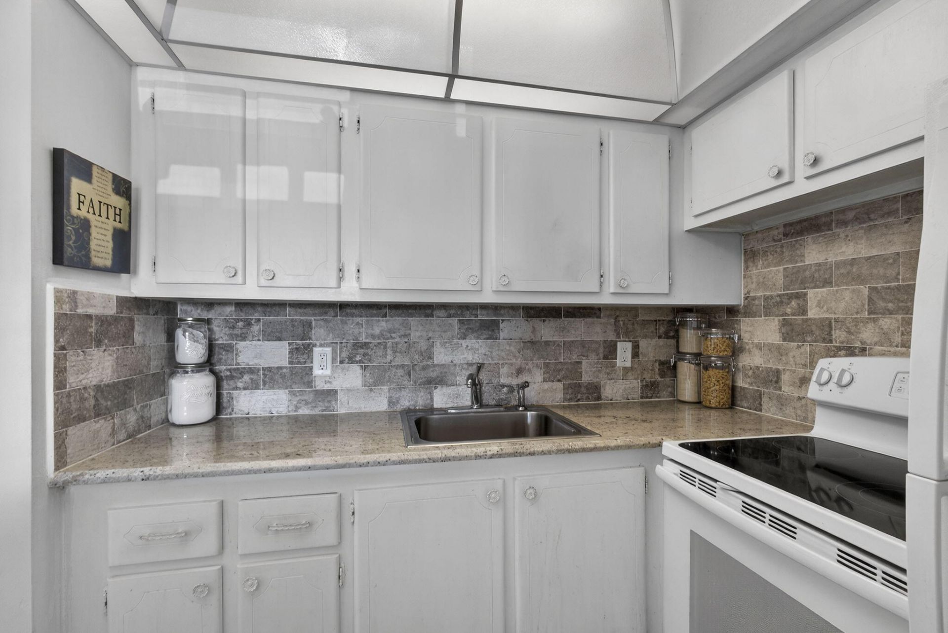 106 Camden E, West Palm Beach, FL 33417 Photo