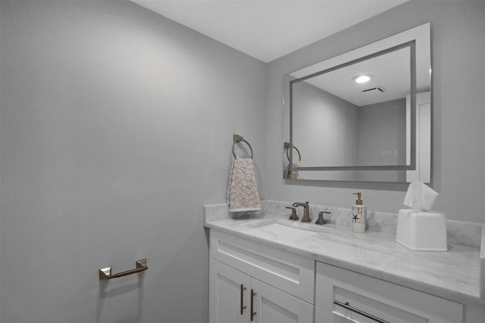 333 Sunset Drive, Unit 208, Fort Lauderdale, FL 33301 Photo