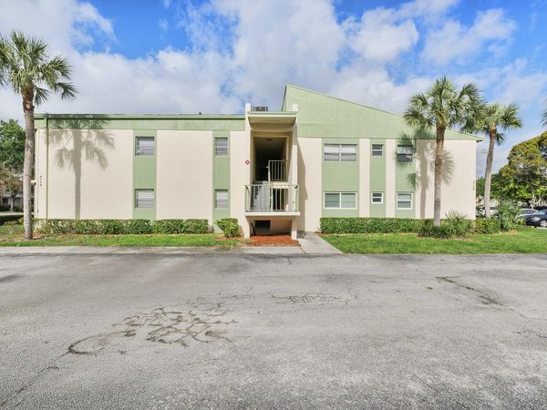 4148 NW 90th Avenue, Unit 201, Coral Springs, FL 33065