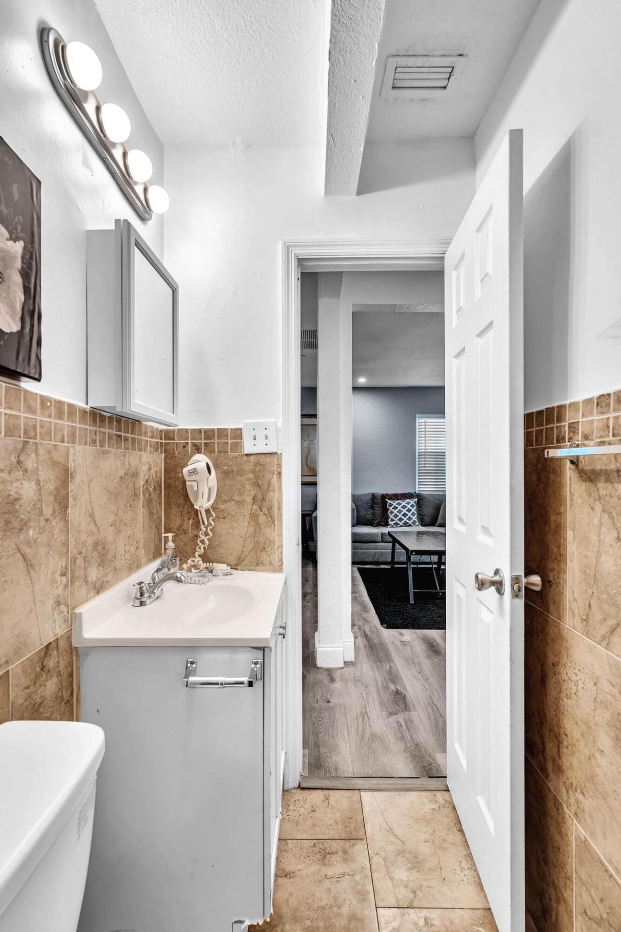 1600 NW 2nd Avenue, Fort Lauderdale, FL 33311 Photo