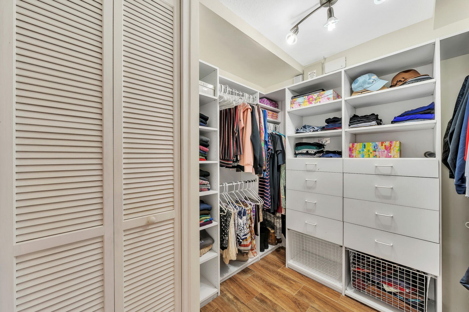 1870 NE 197th Terrace, Miami, FL 33179 Photo