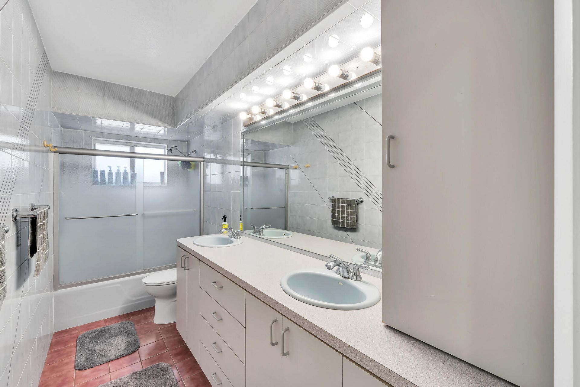 1870 NE 197th Terrace, Miami, FL 33179 Photo