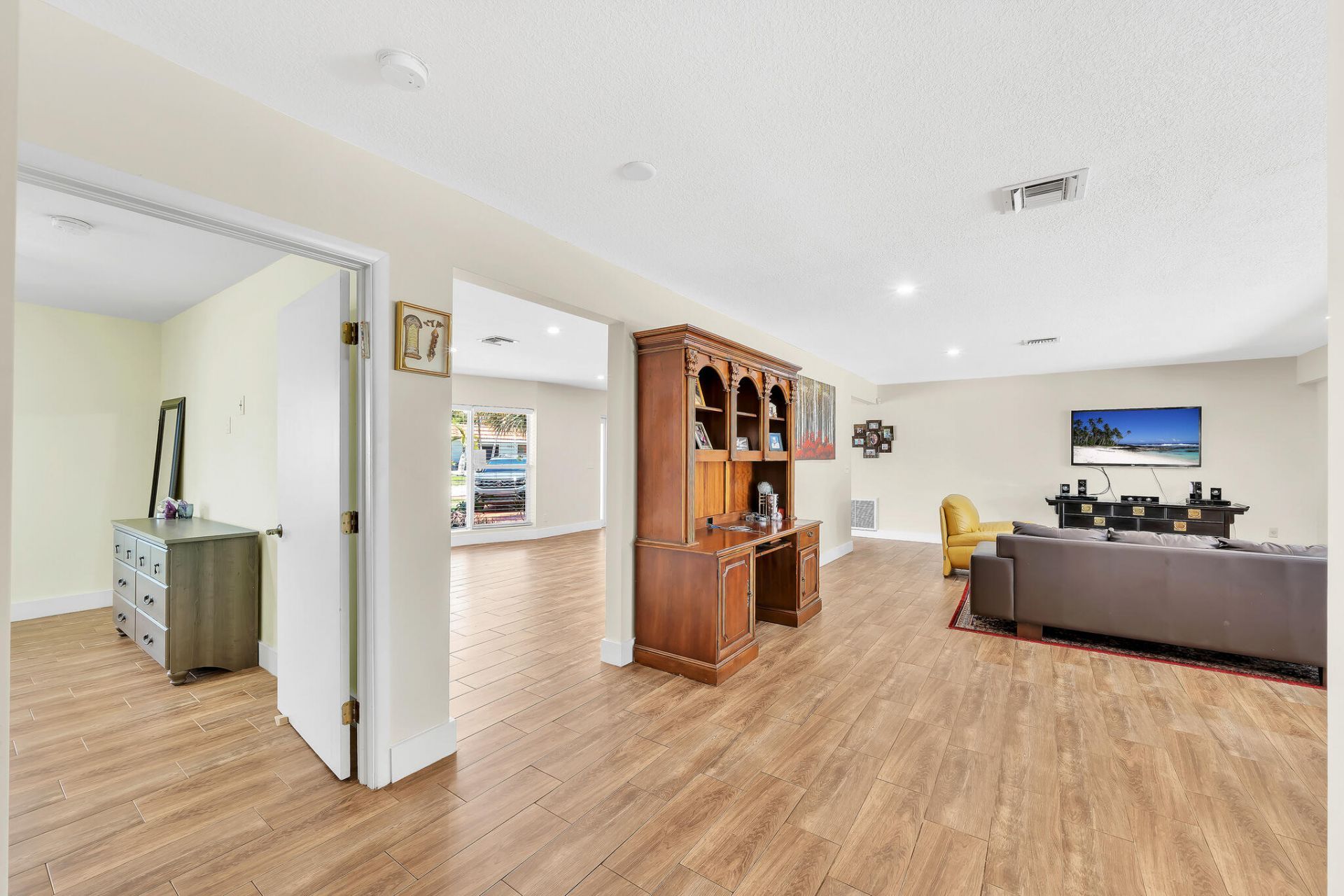 1870 NE 197th Terrace, Miami, FL 33179 Photo