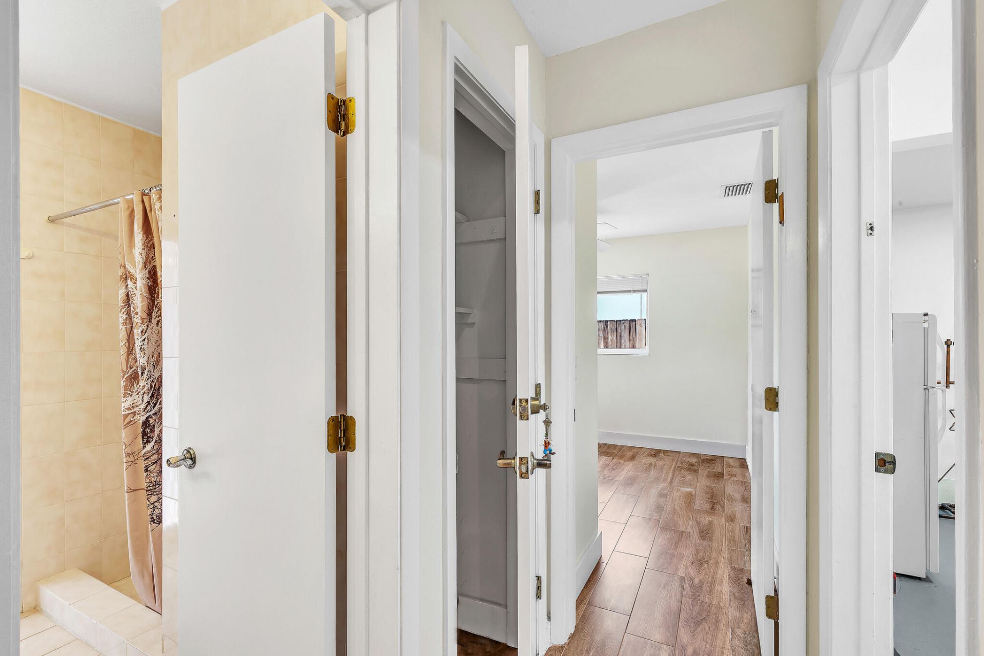 1870 NE 197th Terrace, Miami, FL 33179 Photo