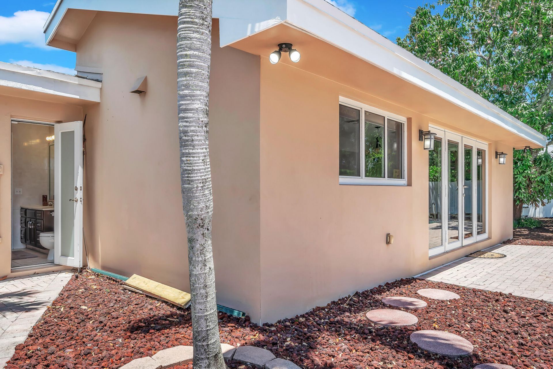 1870 NE 197th Terrace, Miami, FL 33179 Photo