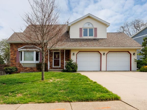 1304 S Hershey Road , Bloomington, IL 61704