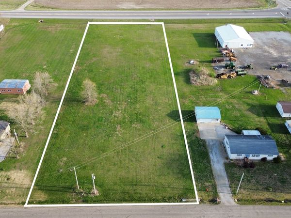 000 W 12th Street , Flora, IL 62839