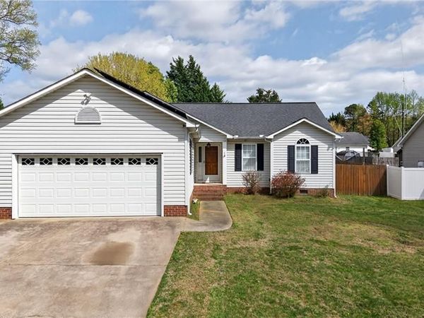 11 Oak Meadow Lane , Thomasville, NC 27360