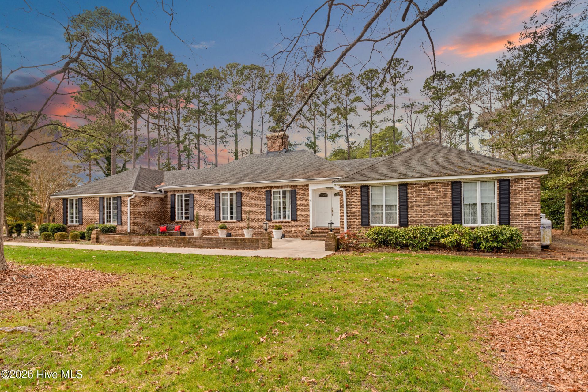 409 Inlet Drive, Elizabeth City, NC 27909 Main Photo