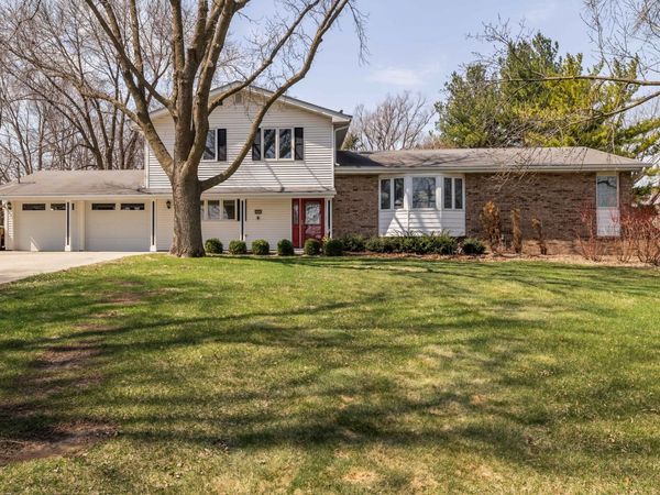 5608 NW 86th Street , Johnston, IA 50131