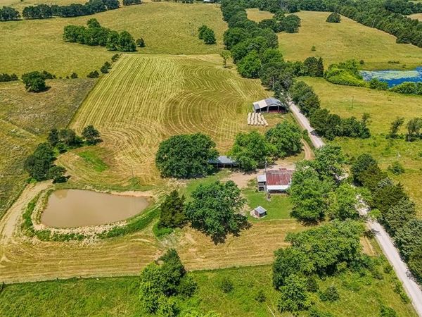 108 Seven Cedars Road , Steelville, MO 65565