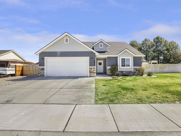 4037 N Blue Cascade Ct E, Buhl, ID 83316
