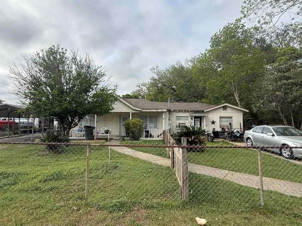 2 Hancock Ln, Pensacola, FL 32503