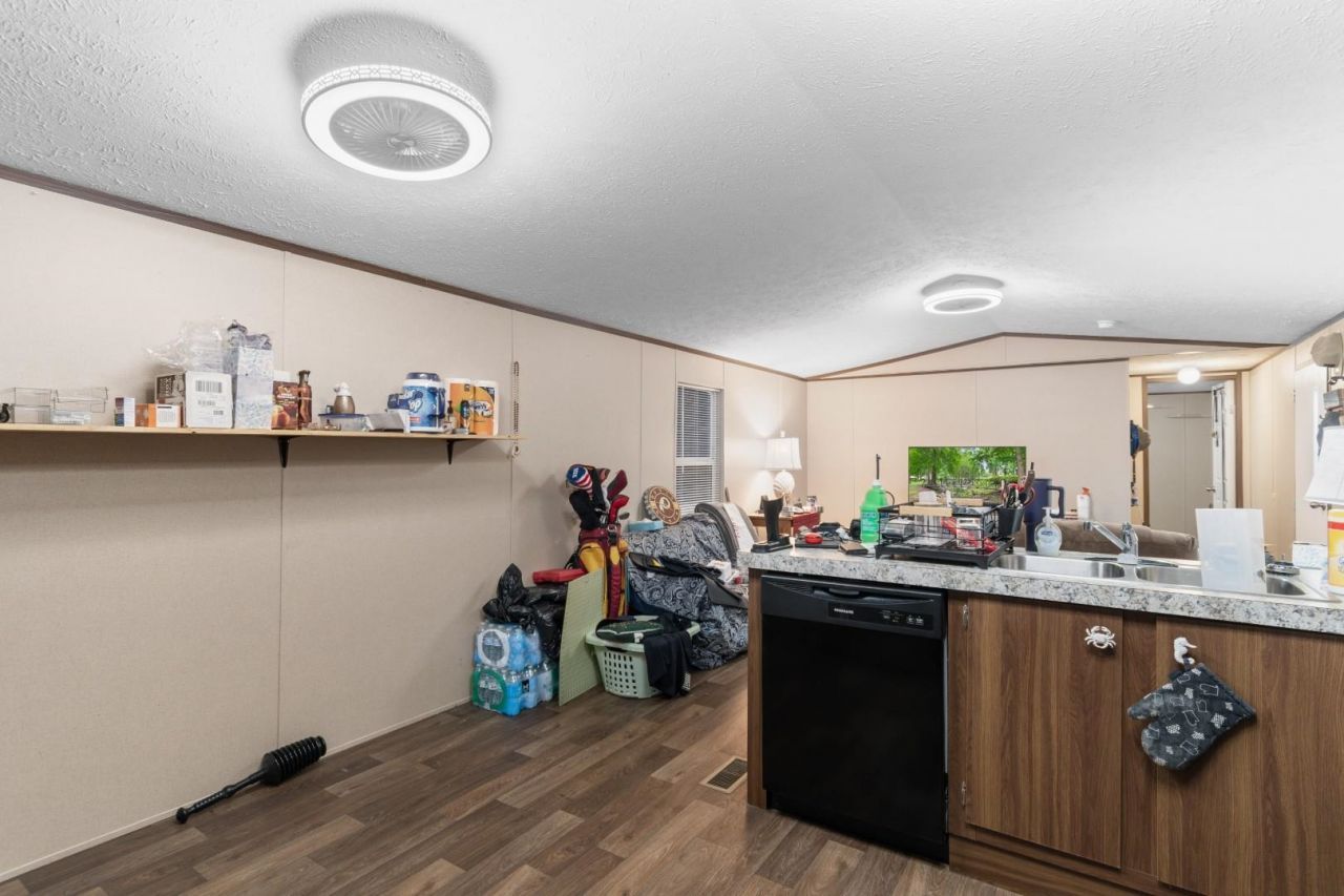 5381 Highway 66 Photo 6