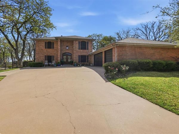 5107 Largo Drive, De Cordova, TX 76049