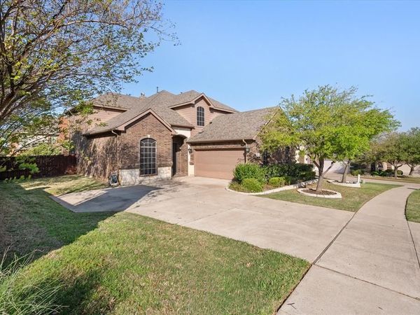 8222 Holly Hock Drive, Arlington, TX 76001