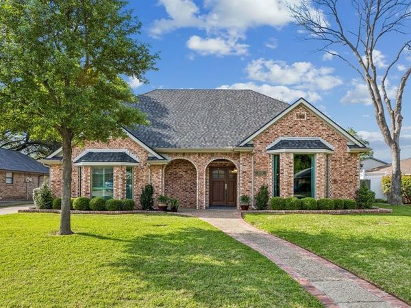 2702 Quail Ridge Drive , Carrollton, TX 75006