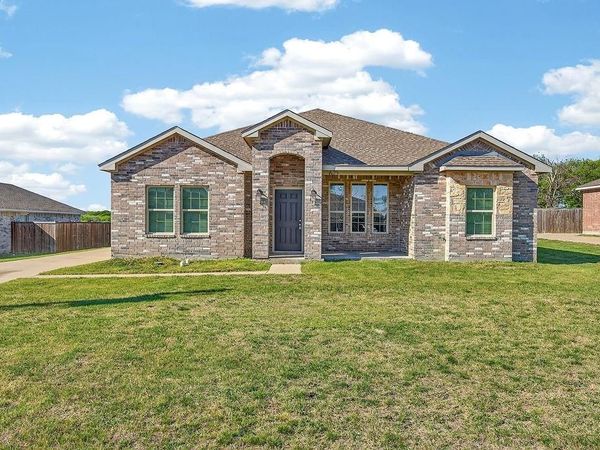 625 Green Mound Drive, Glenn Heights, TX 75154