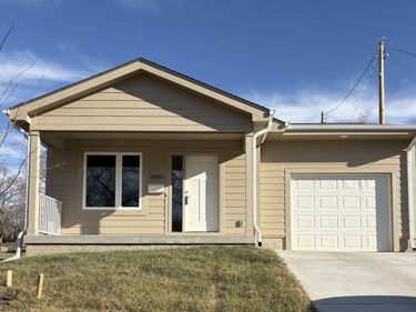 2005 N 40 Street, Omaha, NE 68111