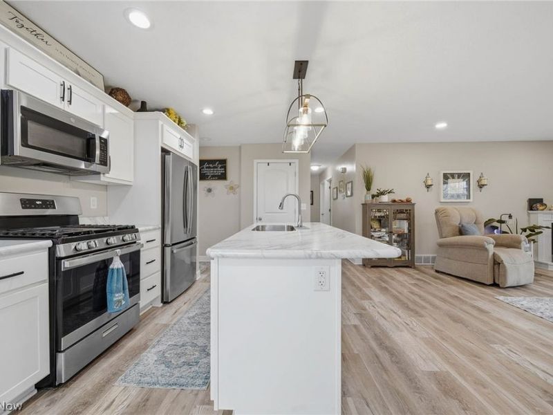 6101 Skylark Street SW, Canton, OH 44706 Photo 12