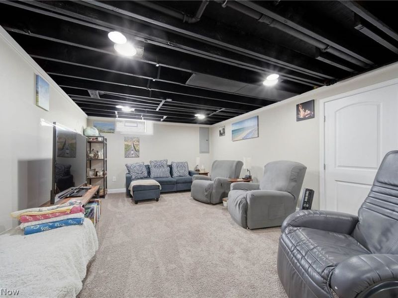 6101 Skylark Street SW, Canton, OH 44706 Photo 24