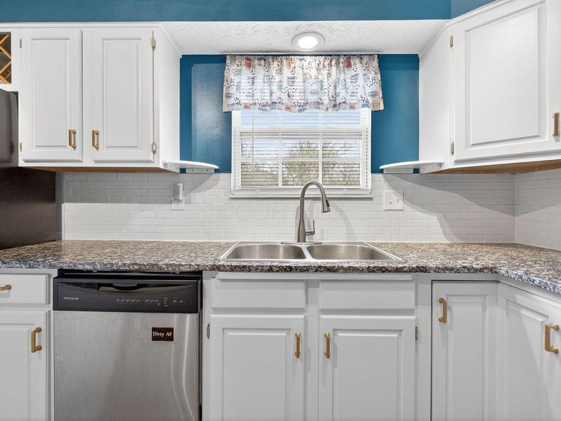 2421 Indian Creek Court, Grove City, OH 43123 Photo 7