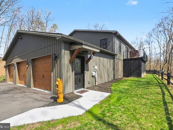 60 STONER DRIVE, SHERMANS DALE, PA 17090