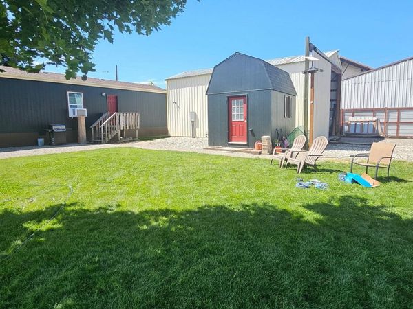 112 Blackwell St, Ione, WA 99139