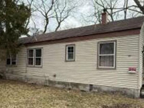 809 and 811 Kingsporte Lane, LaPorte, IN 46350