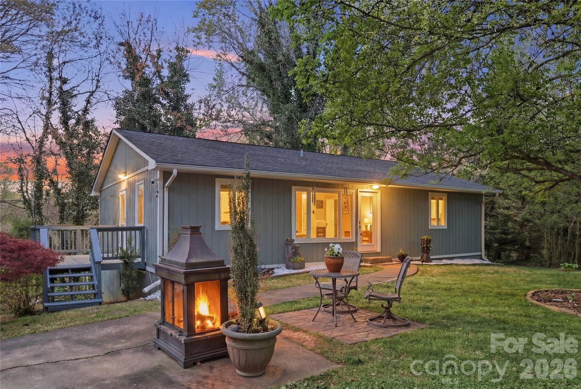 120 42nd Avenue Circle Ne, Hickory, NC 28601 Main Photo