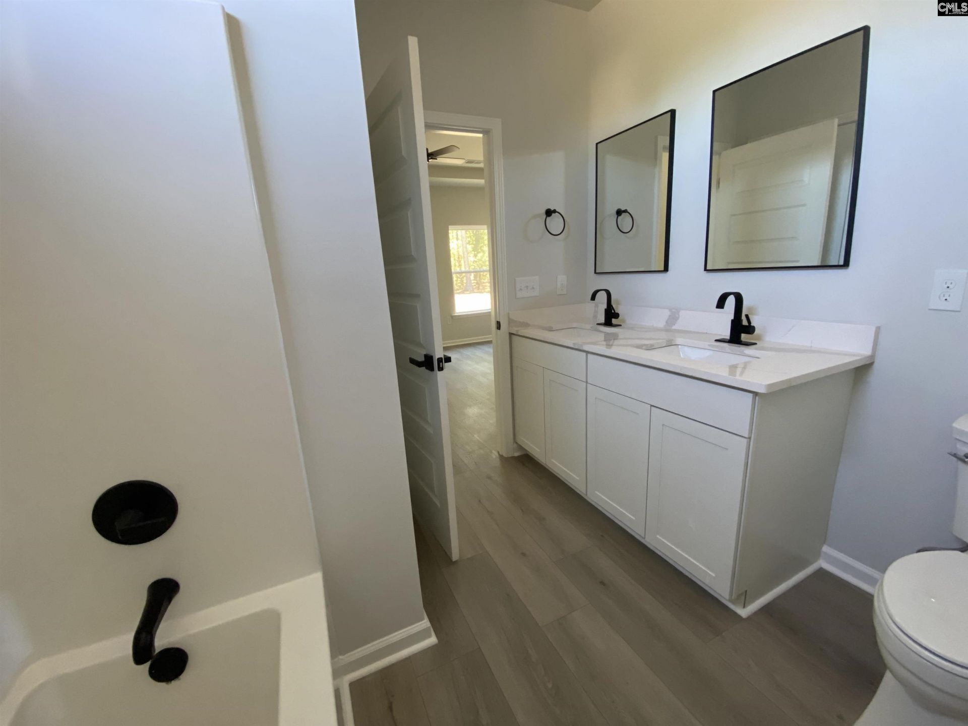 100 Summerhill Drive  Photo 10