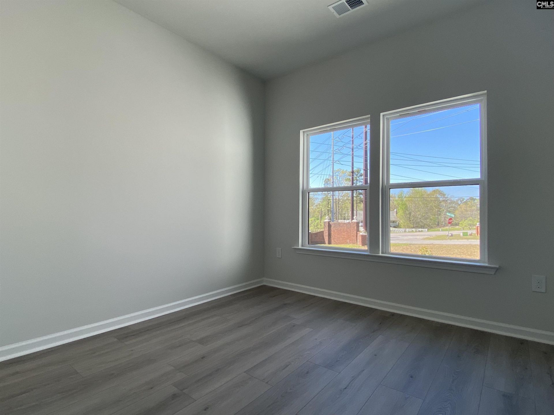 100 Summerhill Drive  Photo 12