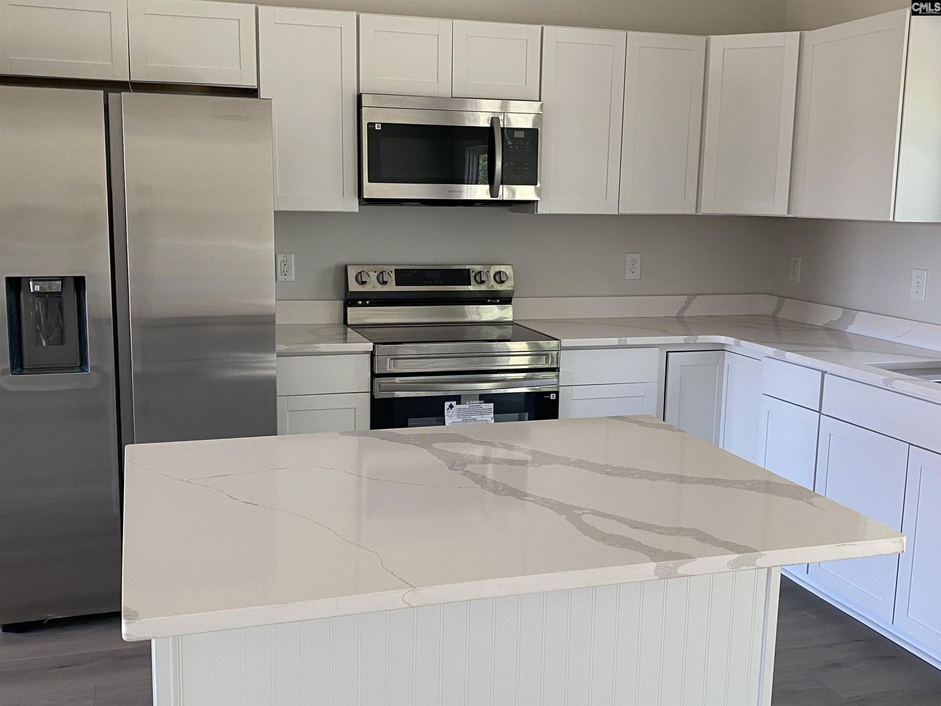 100 Summerhill Drive  Photo 4