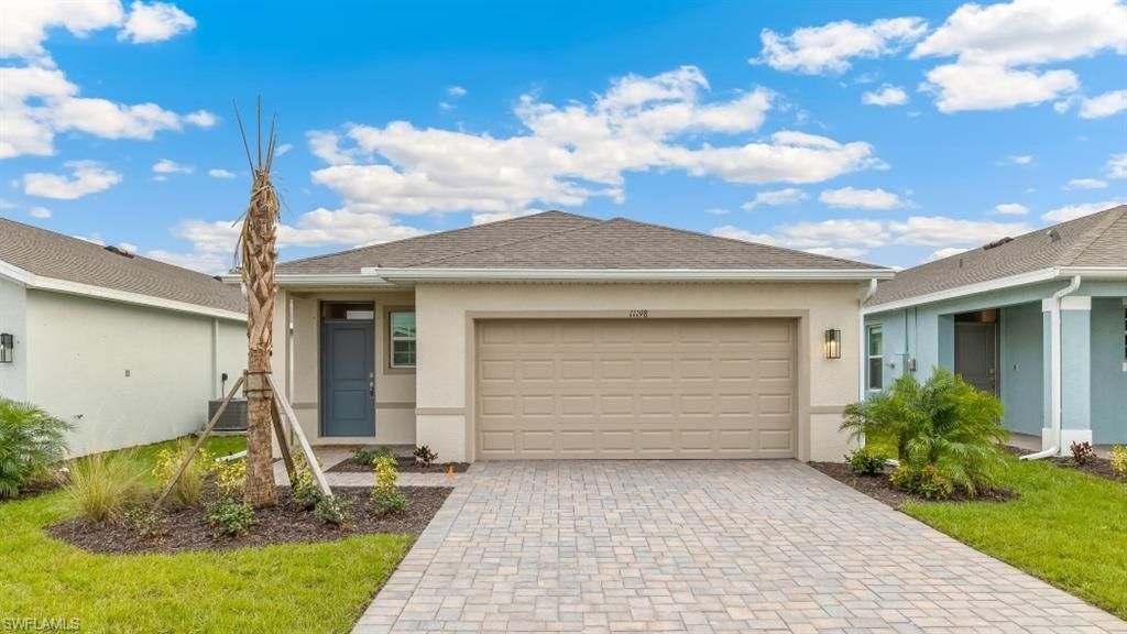 1204 Brooklands Dr, Fort Myers, FL 33905 Main Photo