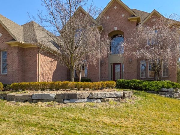 1053 Autumnview Court, Rochester, MI 48307