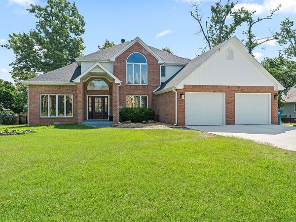 47 Stonehenge Drive, Bentonville, AR 72712
